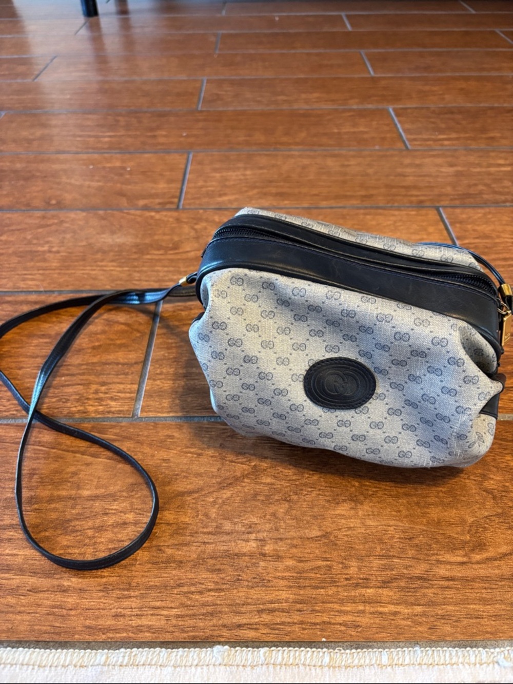 GUCCI GG Supreme Barrel Navy Shoulder/Cross Body Bag